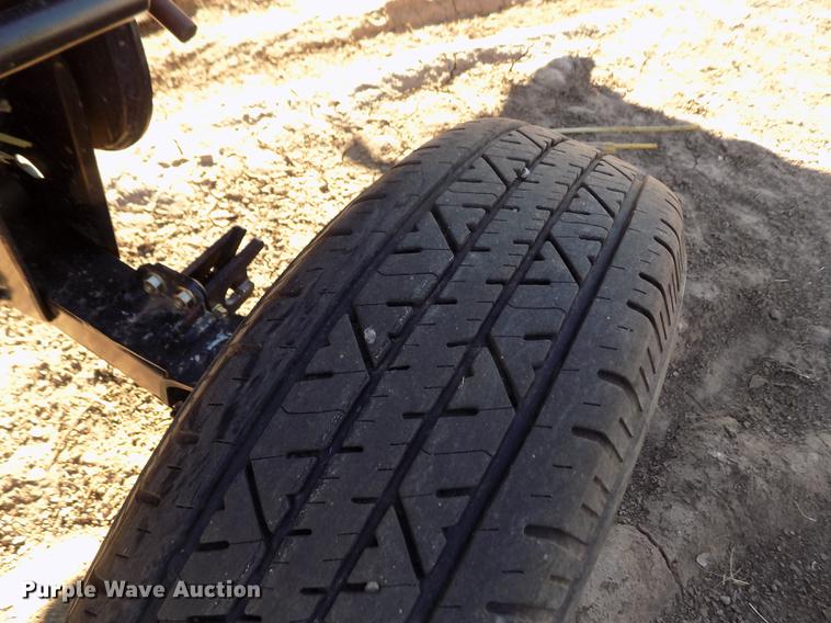 image for item FE9277 2013 MacDon FD75D draper flex head