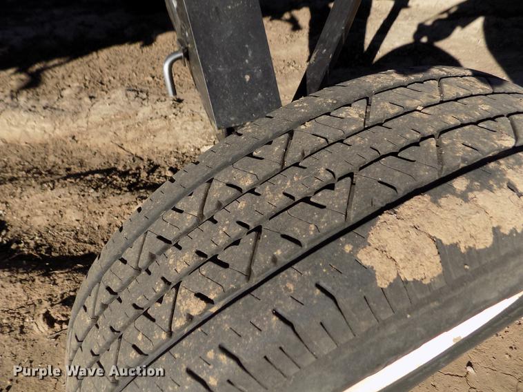 image for item FE9277 2013 MacDon FD75D draper flex head