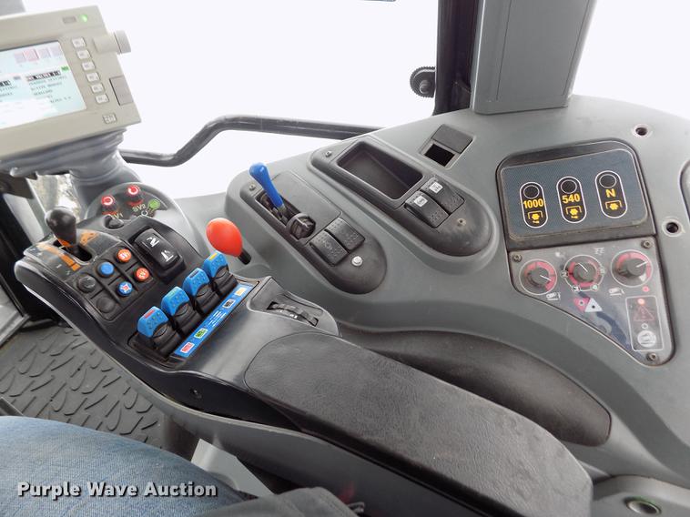 image for item FE9278 2004 Challenger MT655B MFWD tractor