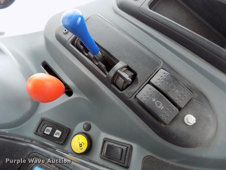 image for item FE9278 2004 Challenger MT655B MFWD tractor