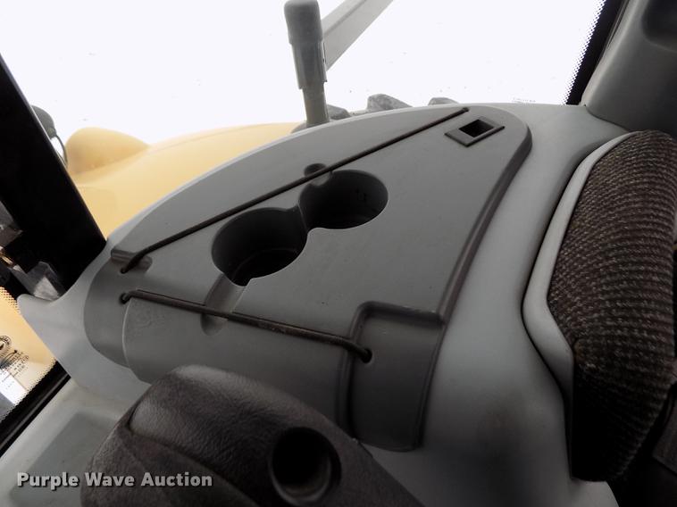 image for item FE9278 2004 Challenger MT655B MFWD tractor