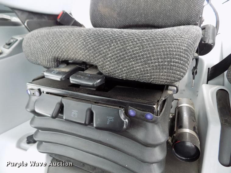 image for item FE9278 2004 Challenger MT655B MFWD tractor