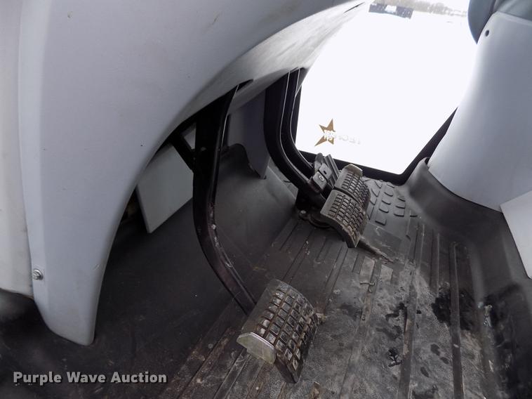 image for item FE9278 2004 Challenger MT655B MFWD tractor