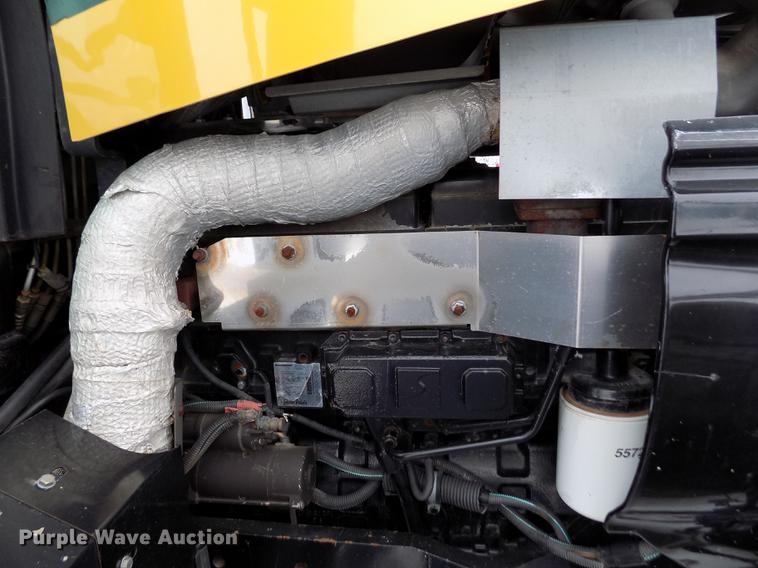 image for item FE9278 2004 Challenger MT655B MFWD tractor