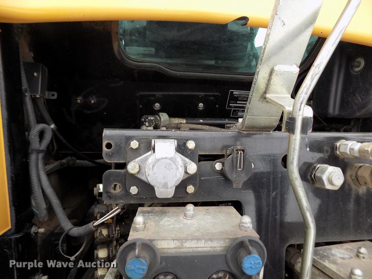 image for item FE9278 2004 Challenger MT655B MFWD tractor