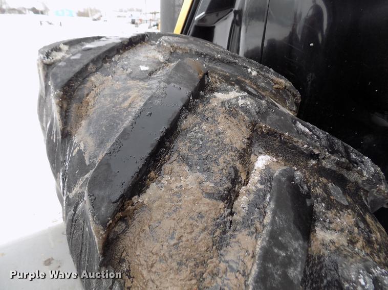 image for item FE9278 2004 Challenger MT655B MFWD tractor