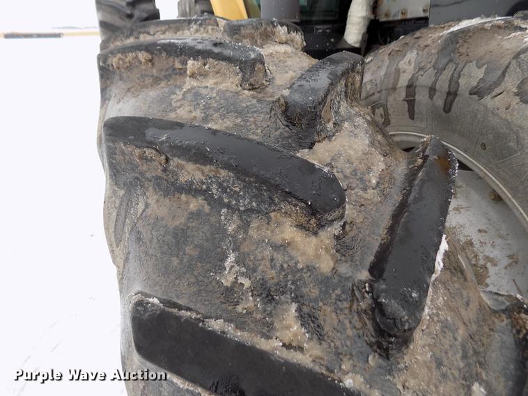 image for item FE9278 2004 Challenger MT655B MFWD tractor