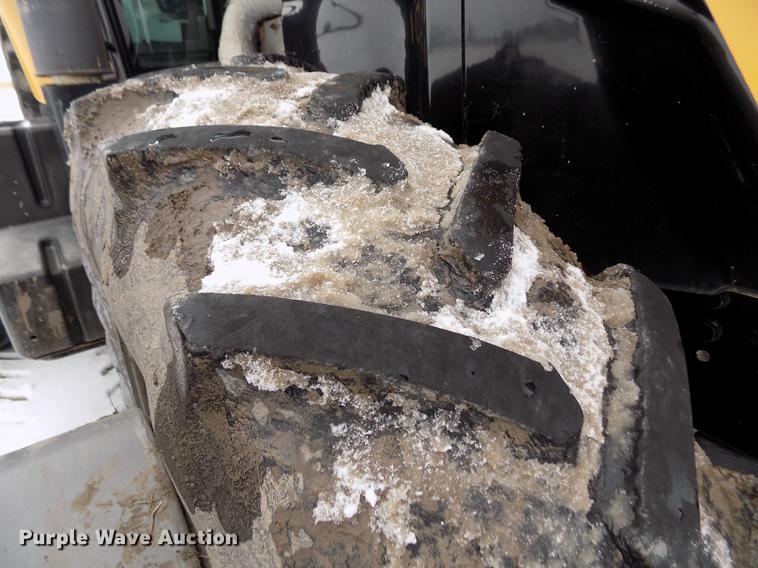 image for item FE9278 2004 Challenger MT655B MFWD tractor