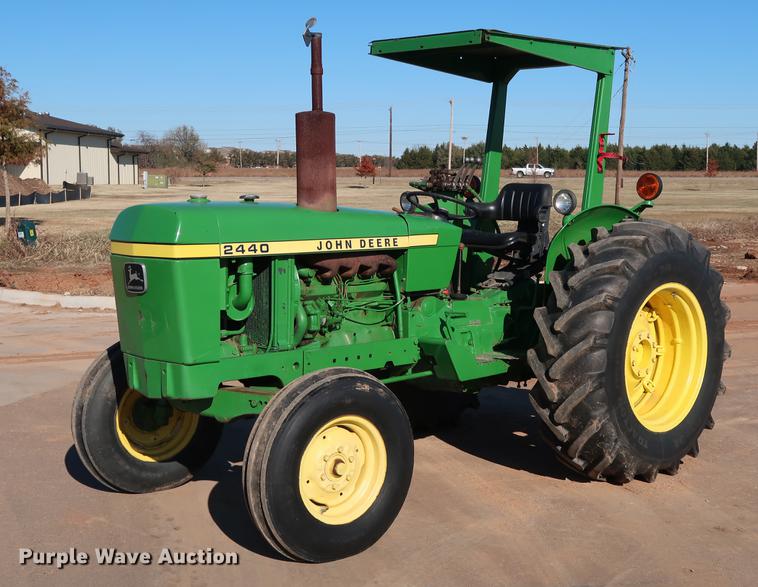 1976 John Deere 2440 tractor in Norman, OK | Item FE9542 sold | Purple Wave