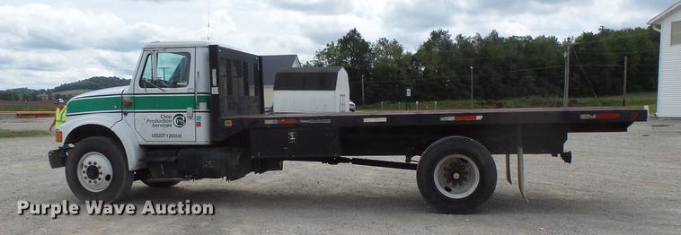image for item FT9894 1991 International 4900 dump flatbed truck