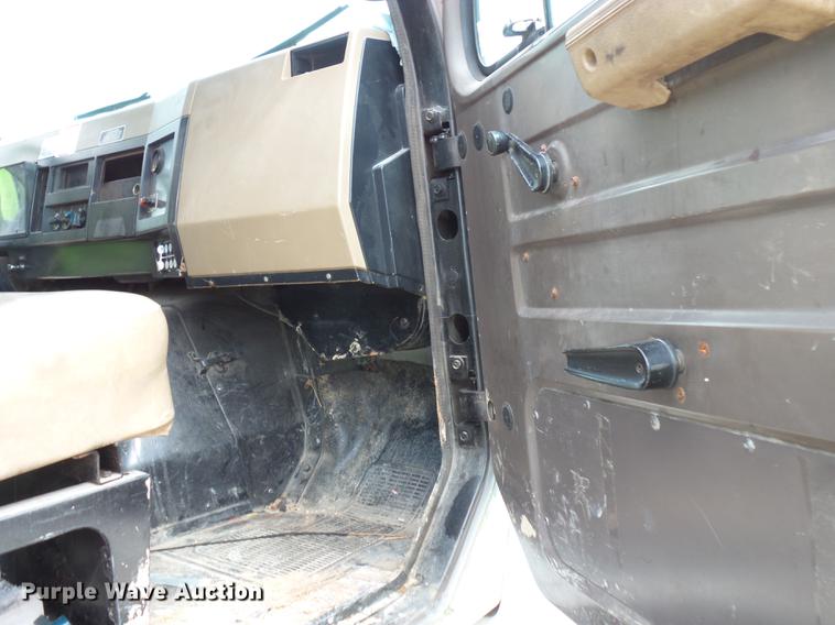 image for item FT9894 1991 International 4900 dump flatbed truck