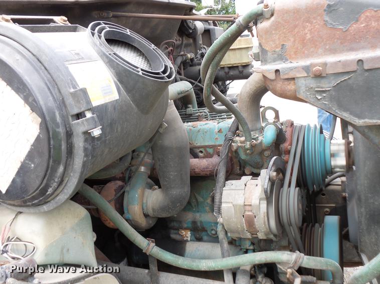 image for item FT9894 1991 International 4900 dump flatbed truck