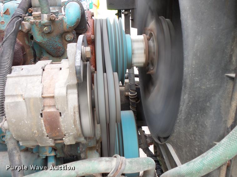 image for item FT9894 1991 International 4900 dump flatbed truck