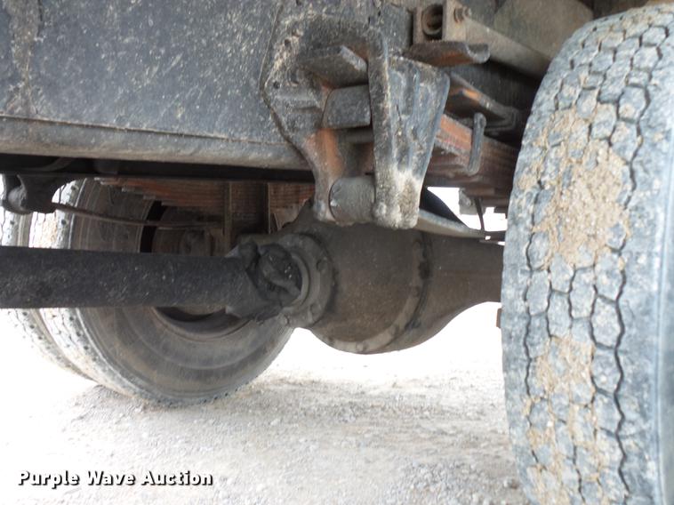 image for item FT9894 1991 International 4900 dump flatbed truck