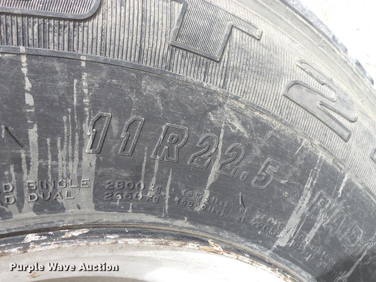 image for item FT9894 1991 International 4900 dump flatbed truck