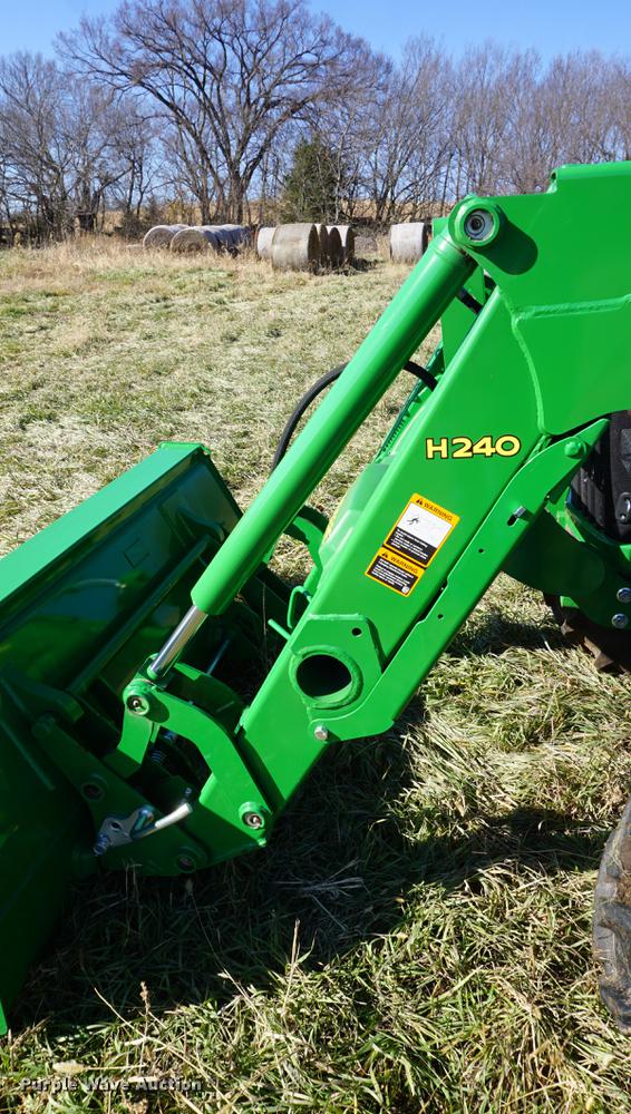 image for item G1407 2016 John Deere 5100E MFWD tractor