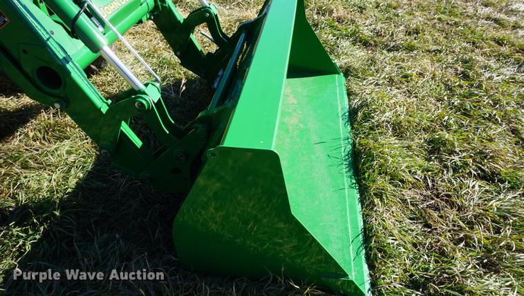 image for item G1407 2016 John Deere 5100E MFWD tractor