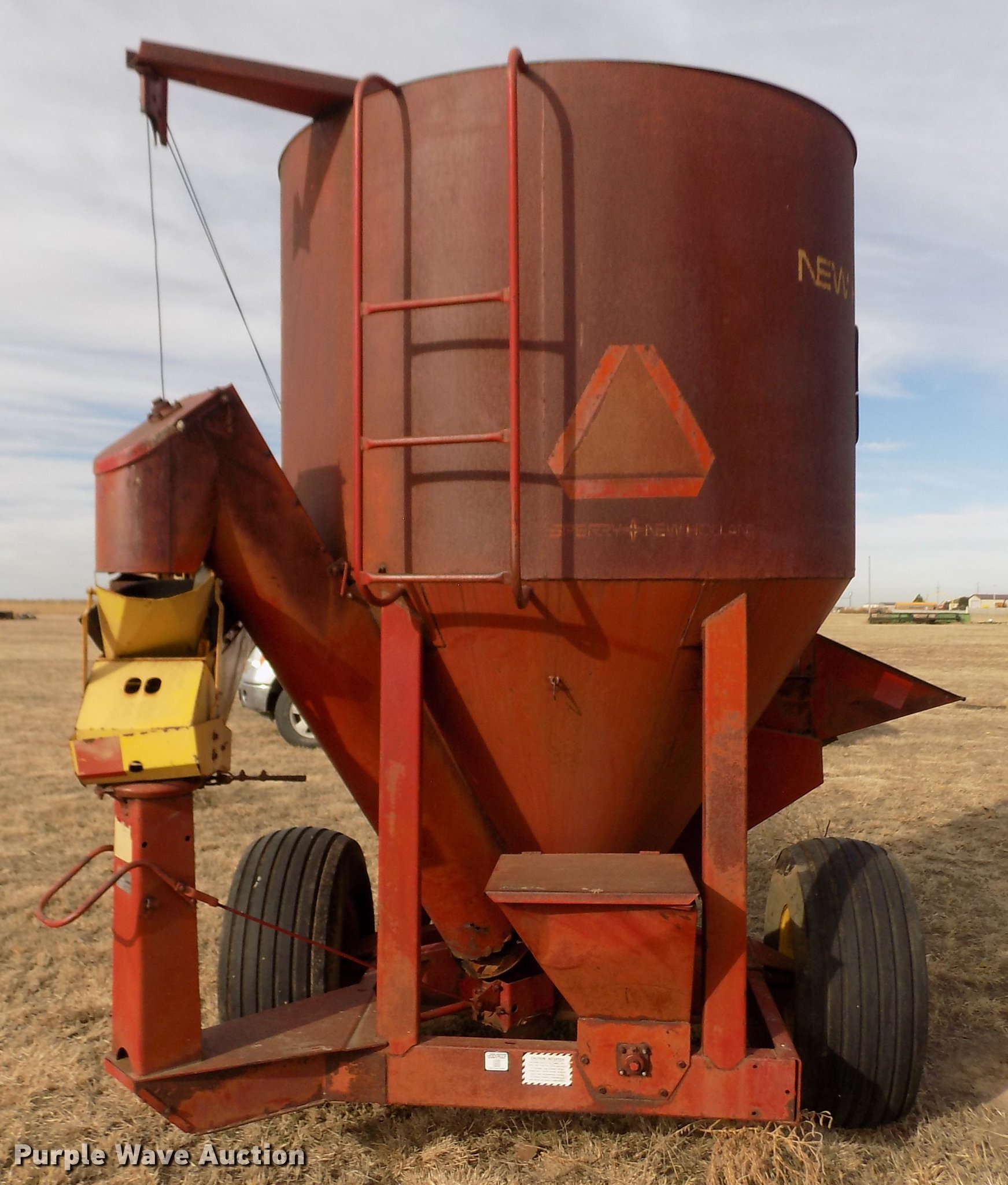 New Holland 354 feed mixer/grinder in Sublette, KS Item DB9018 sold