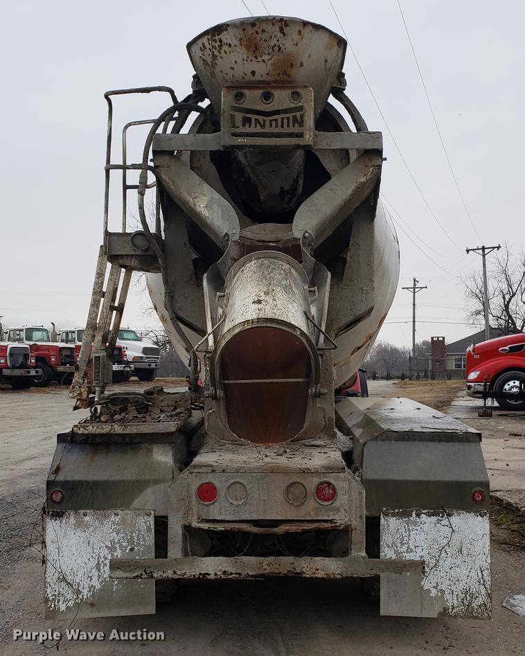 image for item AN9474 2000 Sterling L-Line ready mix truck