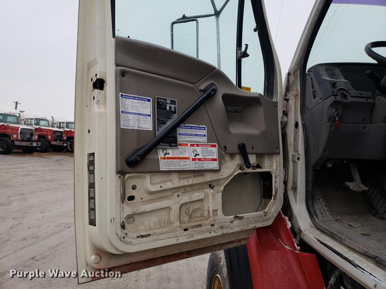 image for item AN9474 2000 Sterling L-Line ready mix truck