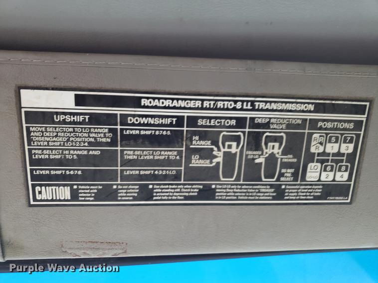 image for item AN9474 2000 Sterling L-Line ready mix truck
