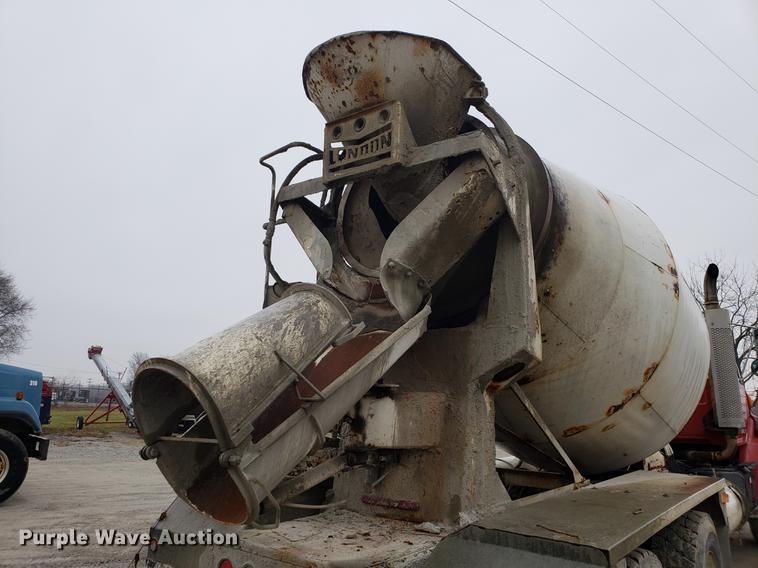 image for item AN9474 2000 Sterling L-Line ready mix truck