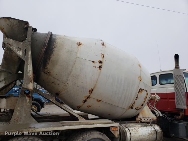 image for item AN9474 2000 Sterling L-Line ready mix truck