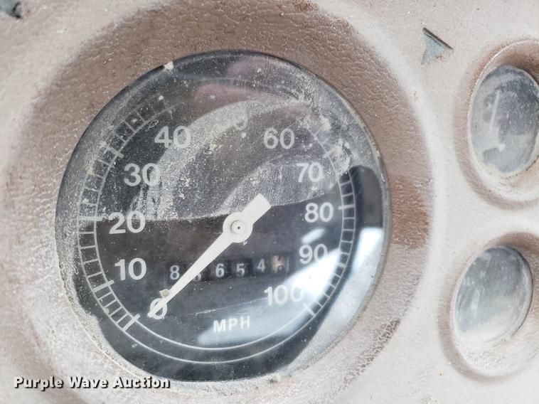 image for item AN9475 1979 Ford 800 ready mix truck