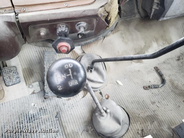 image for item AN9475 1979 Ford 800 ready mix truck