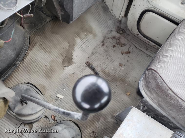 image for item AN9475 1979 Ford 800 ready mix truck