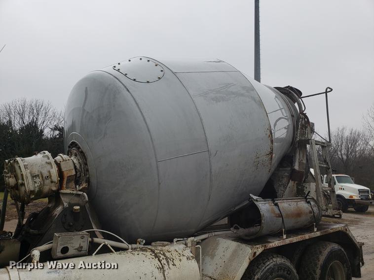 image for item AN9475 1979 Ford 800 ready mix truck