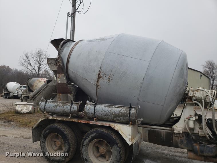 image for item AN9475 1979 Ford 800 ready mix truck