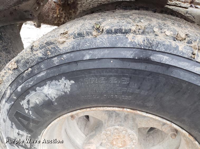 image for item AN9475 1979 Ford 800 ready mix truck