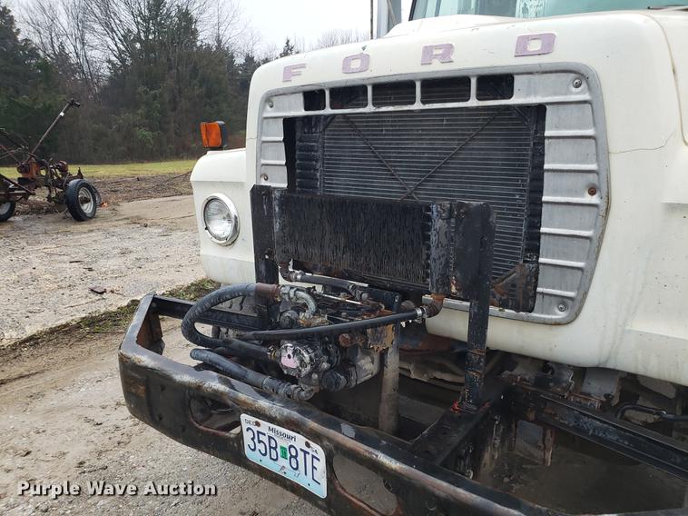 image for item AN9475 1979 Ford 800 ready mix truck