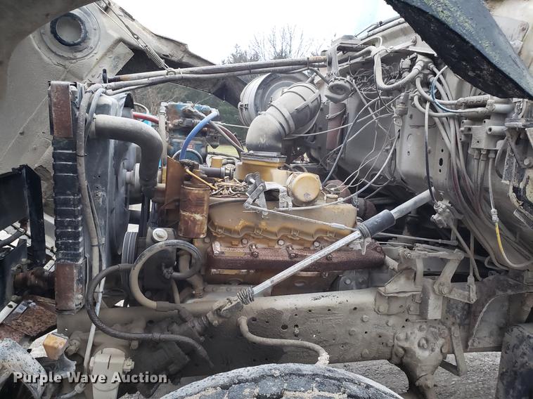 image for item AN9475 1979 Ford 800 ready mix truck