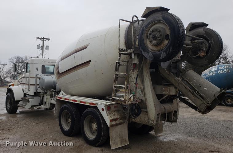 image for item AN9477 1988 Kenworth W900 ready mix truck