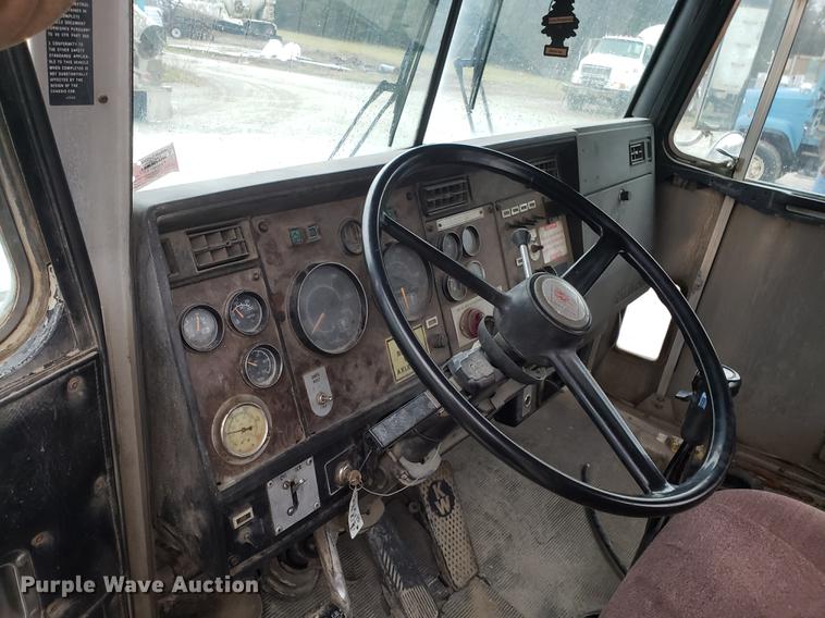 image for item AN9477 1988 Kenworth W900 ready mix truck