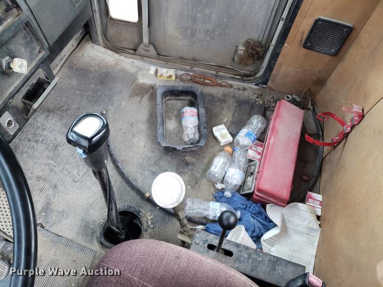 image for item AN9477 1988 Kenworth W900 ready mix truck