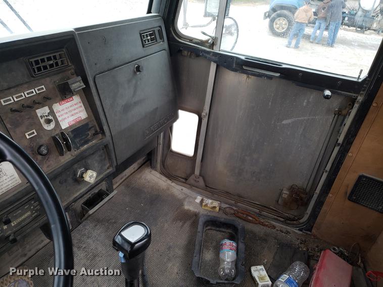 image for item AN9477 1988 Kenworth W900 ready mix truck