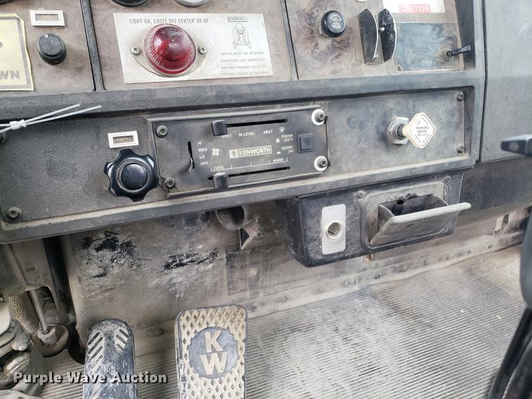 image for item AN9477 1988 Kenworth W900 ready mix truck