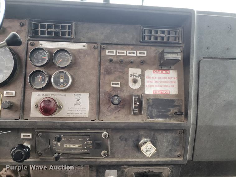 image for item AN9477 1988 Kenworth W900 ready mix truck