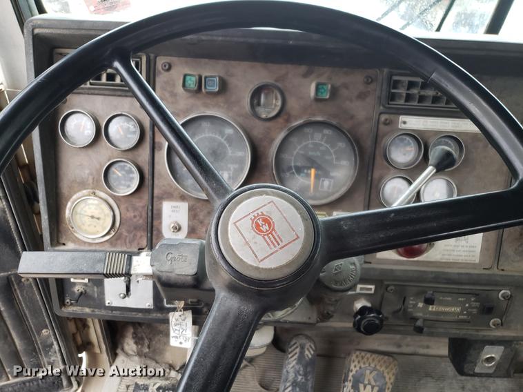 image for item AN9477 1988 Kenworth W900 ready mix truck