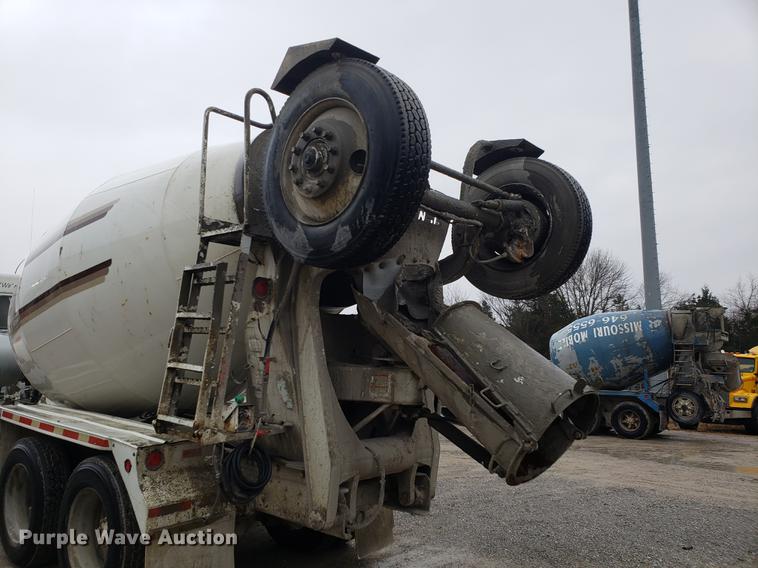 image for item AN9477 1988 Kenworth W900 ready mix truck