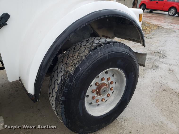 image for item AN9477 1988 Kenworth W900 ready mix truck