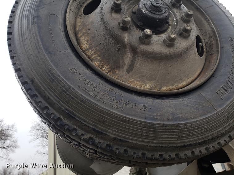 image for item AN9477 1988 Kenworth W900 ready mix truck