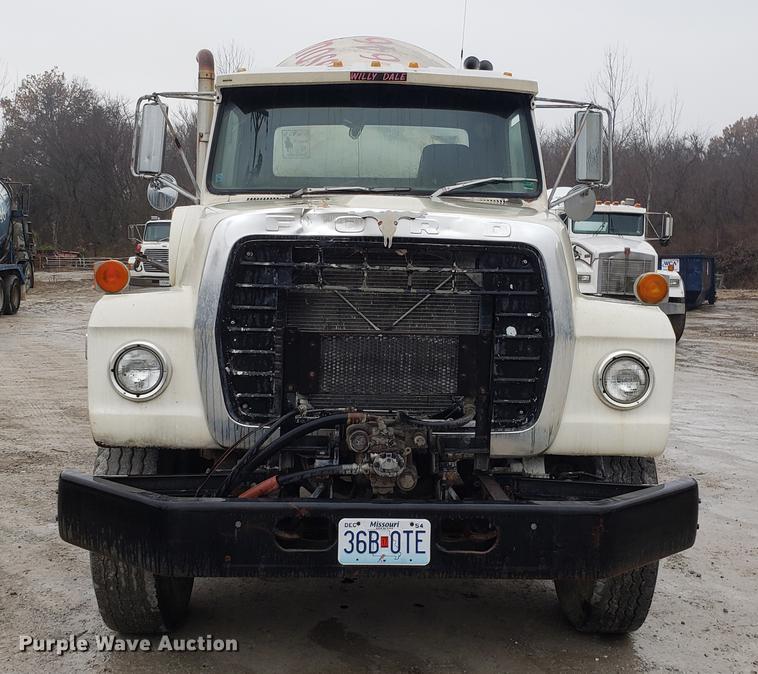 image for item AN9480 1976 Ford 8000 ready mix truck