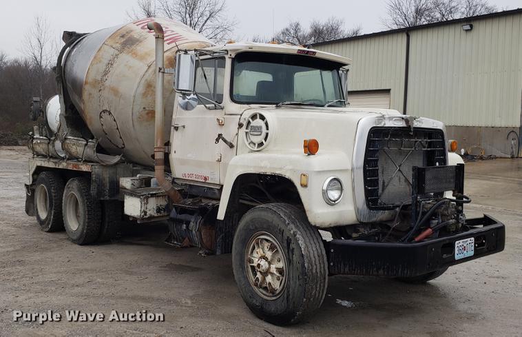 image for item AN9480 1976 Ford 8000 ready mix truck