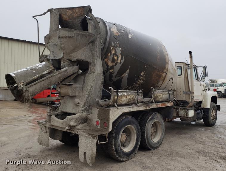 image for item AN9480 1976 Ford 8000 ready mix truck