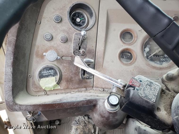 image for item AN9480 1976 Ford 8000 ready mix truck