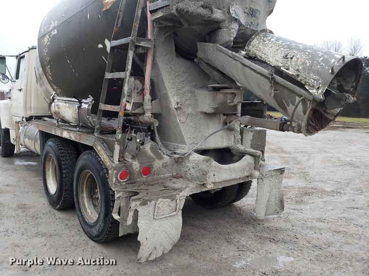 image for item AN9480 1976 Ford 8000 ready mix truck